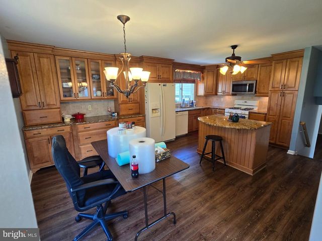 425 SILVER AVE, Southampton, PA 18966