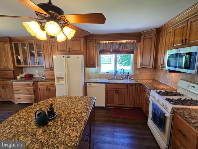 425 SILVER AVE, Southampton, PA 18966