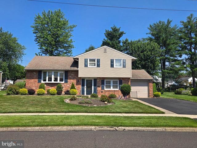 425 SILVER AVE, Southampton, PA 18966