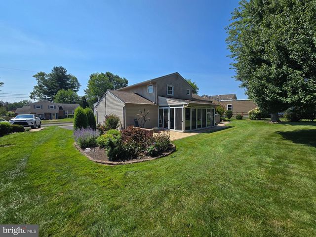 425 SILVER AVE, Southampton, PA 18966