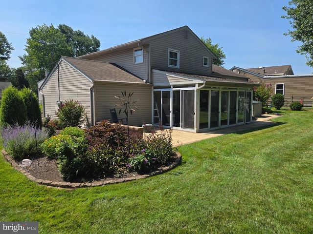 425 SILVER AVE, Southampton, PA 18966