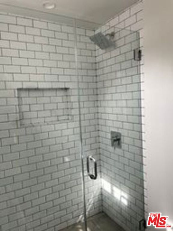 Image 11 of property listing at 821 N Harvard Boulevard, Los Angeles, CA 90029