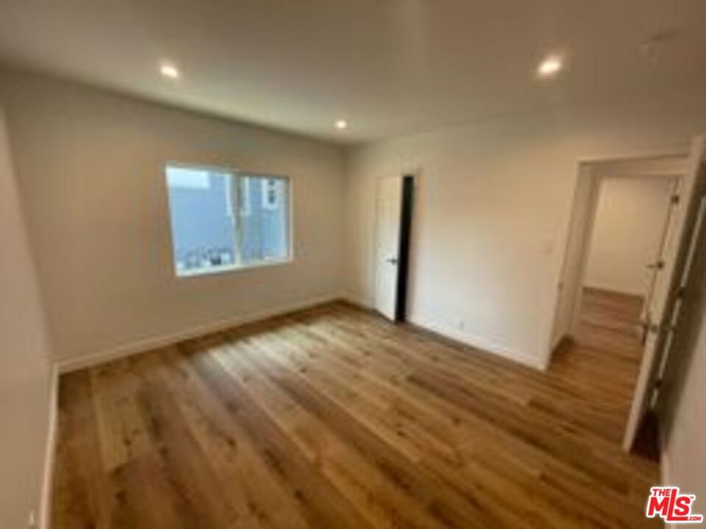 Image 13 of property listing at 821 N Harvard Boulevard, Los Angeles, CA 90029