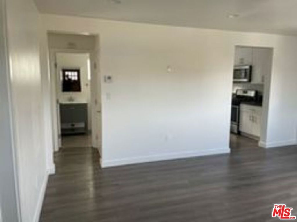 Image 18 of property listing at 821 N Harvard Boulevard, Los Angeles, CA 90029