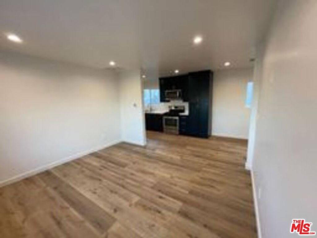 Image 6 of property listing at 821 N Harvard Boulevard, Los Angeles, CA 90029