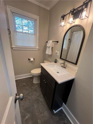 2 Monroe DR, Hampton, VA 23669