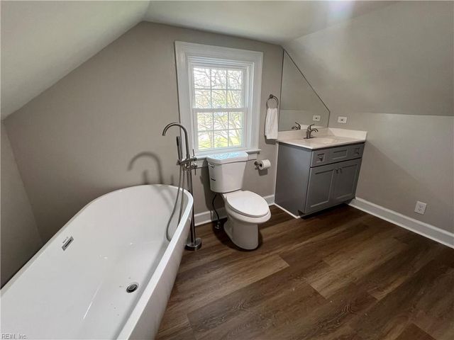 2 Monroe DR, Hampton, VA 23669