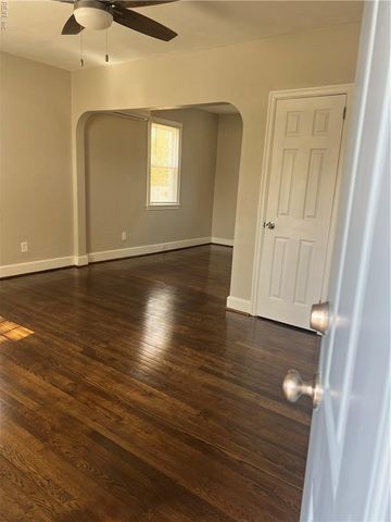 2 Monroe DR, Hampton, VA 23669