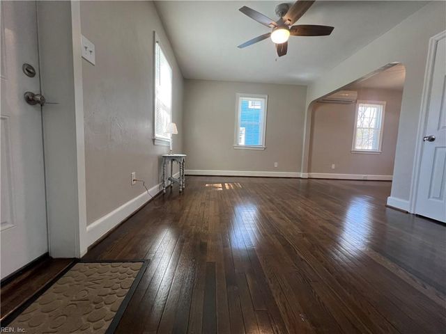 2 Monroe DR, Hampton, VA 23669