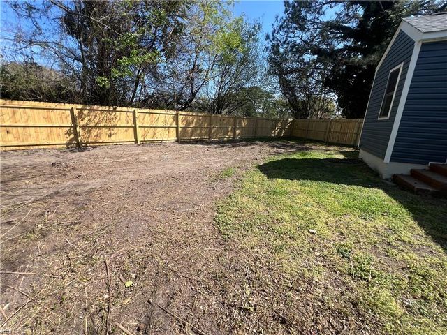 2 Monroe DR, Hampton, VA 23669