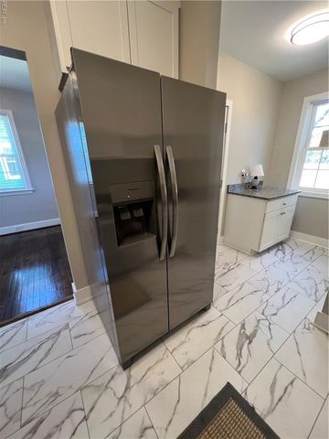 2 Monroe DR, Hampton, VA 23669