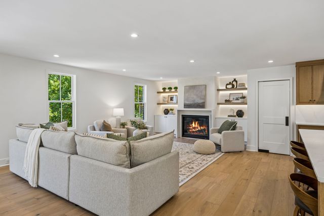 1901 Harpeth River Dr, Brentwood, TN 37027