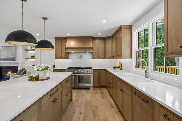 1901 Harpeth River Dr, Brentwood, TN 37027
