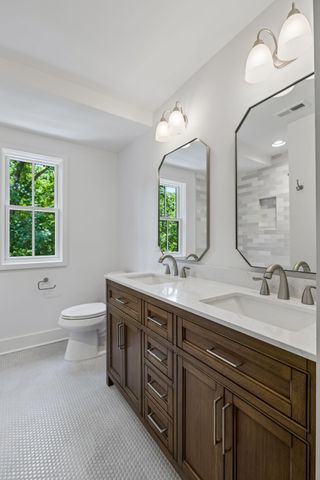 1901 Harpeth River Dr, Brentwood, TN 37027