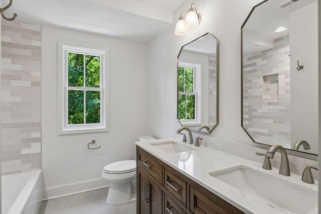 1901 Harpeth River Dr, Brentwood, TN 37027