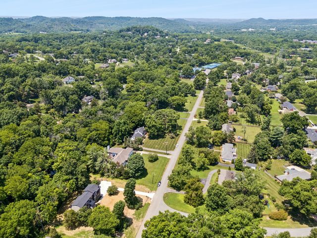 1901 Harpeth River Dr, Brentwood, TN 37027