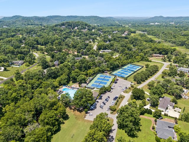 1901 Harpeth River Dr, Brentwood, TN 37027
