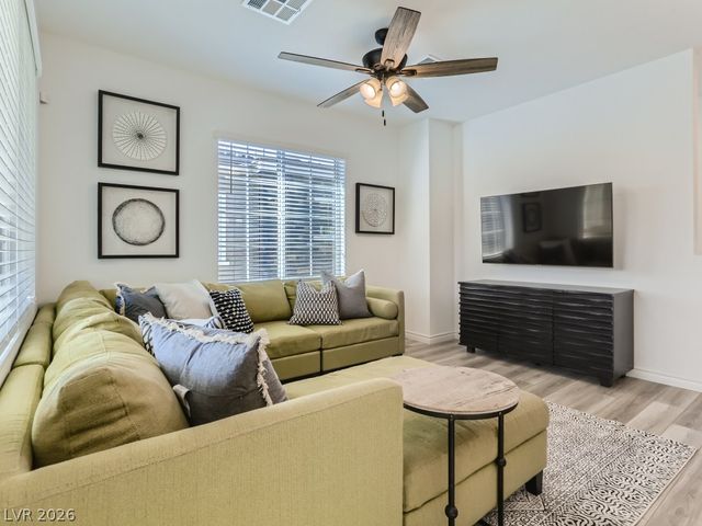 25 Barbara Lane 54, Las Vegas, NV 89183