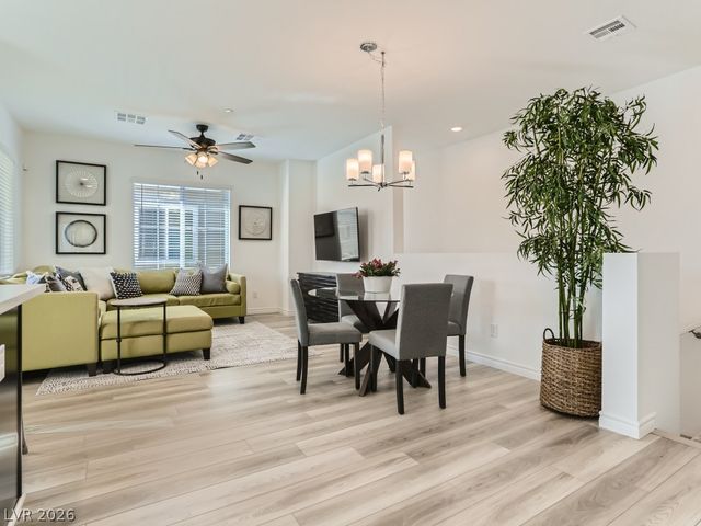 25 Barbara Lane 54, Las Vegas, NV 89183