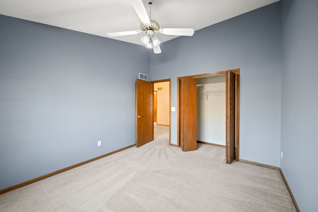 4700 Heatherstone Road, Bettendorf, IA 52722