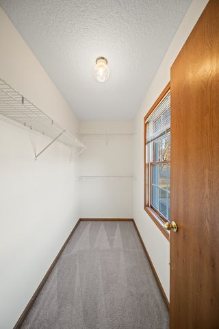 4700 Heatherstone Road, Bettendorf, IA 52722