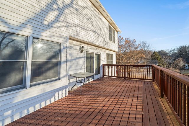 4700 Heatherstone Road, Bettendorf, IA 52722