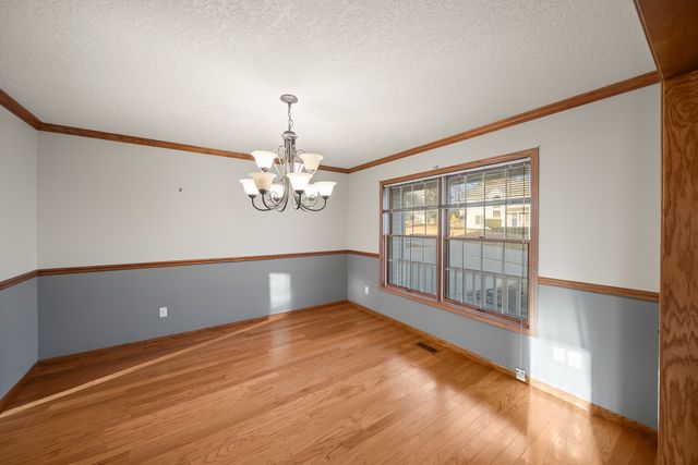 4700 Heatherstone Road, Bettendorf, IA 52722