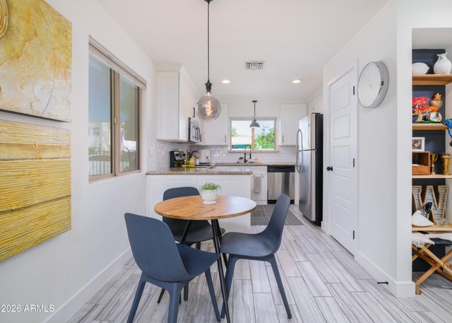 8145 N CENTRAL Avenue 17, Phoenix, AZ 85020