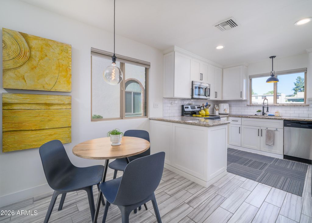 8145 N CENTRAL Avenue 17, Phoenix, AZ 85020