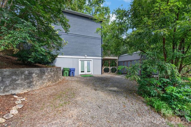 134 Shelburne Road, Asheville, NC 28806