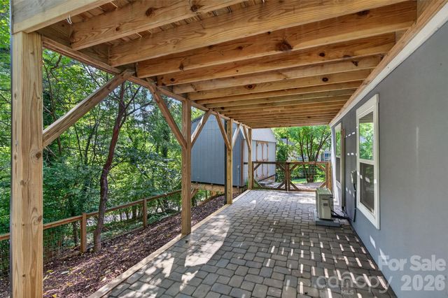 134 Shelburne Road, Asheville, NC 28806
