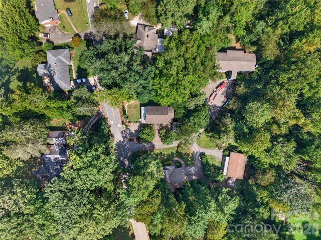 134 Shelburne Road, Asheville, NC 28806