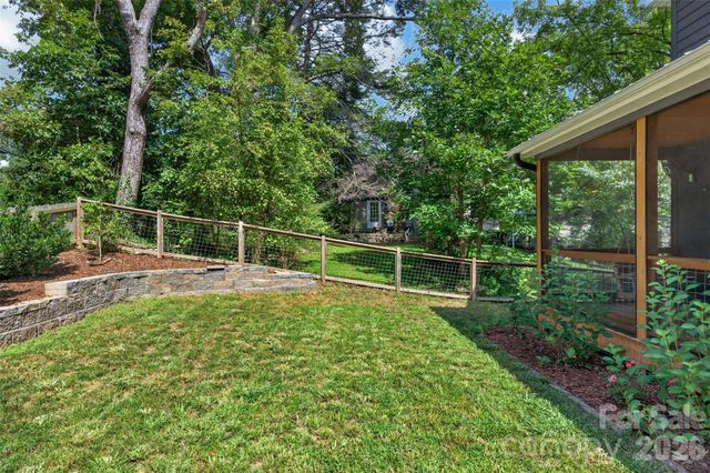 134 Shelburne Road, Asheville, NC 28806