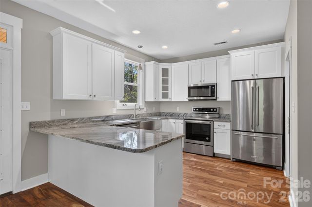 134 Shelburne Road, Asheville, NC 28806