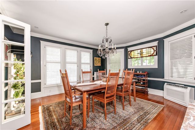 33 Sefton Drive, Cranston, RI 02905