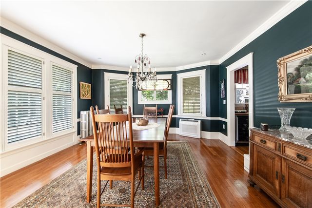 33 Sefton Drive, Cranston, RI 02905