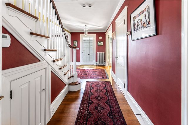 33 Sefton Drive, Cranston, RI 02905