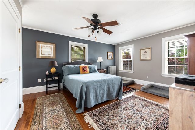 33 Sefton Drive, Cranston, RI 02905