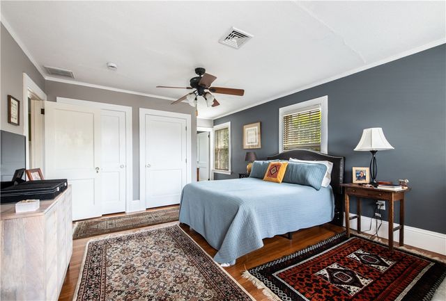 33 Sefton Drive, Cranston, RI 02905