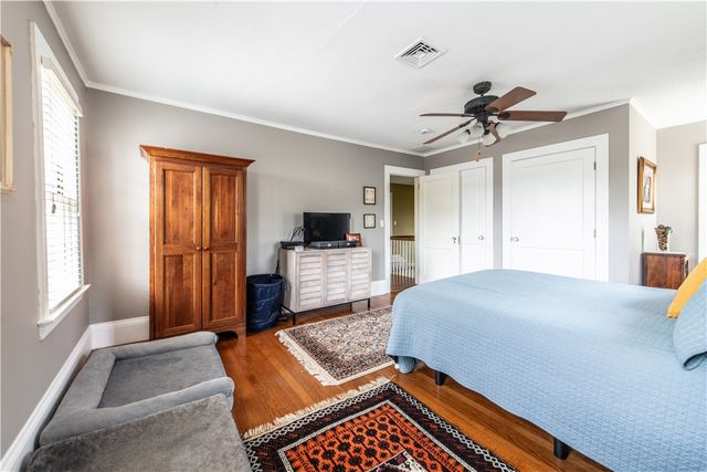 33 Sefton Drive, Cranston, RI 02905