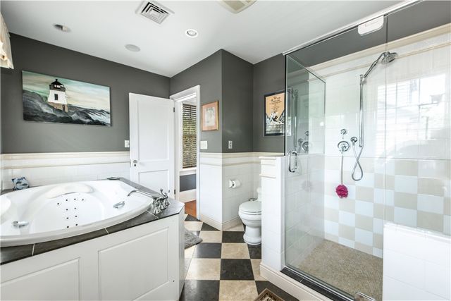 33 Sefton Drive, Cranston, RI 02905
