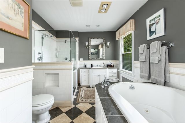 33 Sefton Drive, Cranston, RI 02905