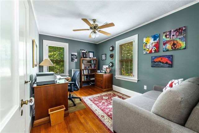 33 Sefton Drive, Cranston, RI 02905