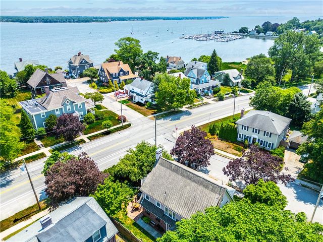 33 Sefton Drive, Cranston, RI 02905