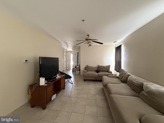 54 FOXGLOVE DR, Delran, NJ 08075