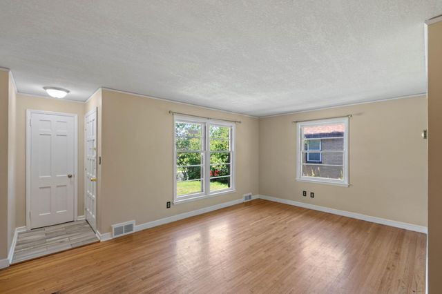 5633 Penn Avenue S, Minneapolis, MN 55419