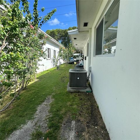6157 SW 64th St 6157, South Miami, FL 33143