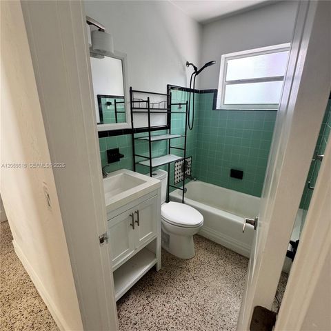 6157 SW 64th St 6157, South Miami, FL 33143
