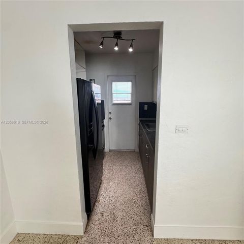 6157 SW 64th St 6157, South Miami, FL 33143