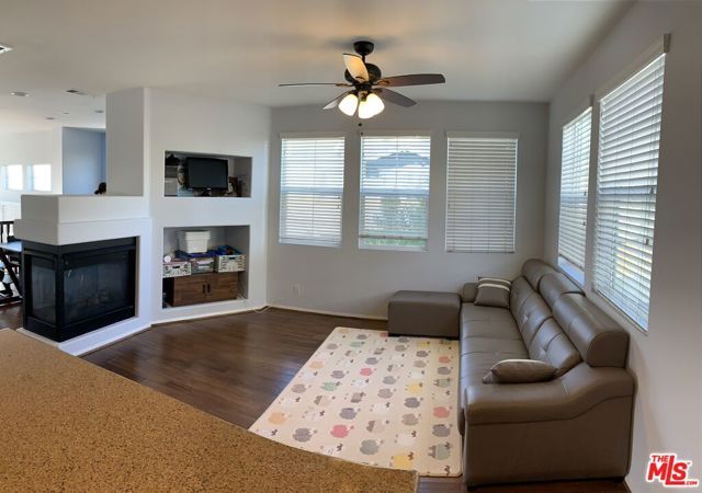2118 Arnold Way, Fullerton, CA 92833